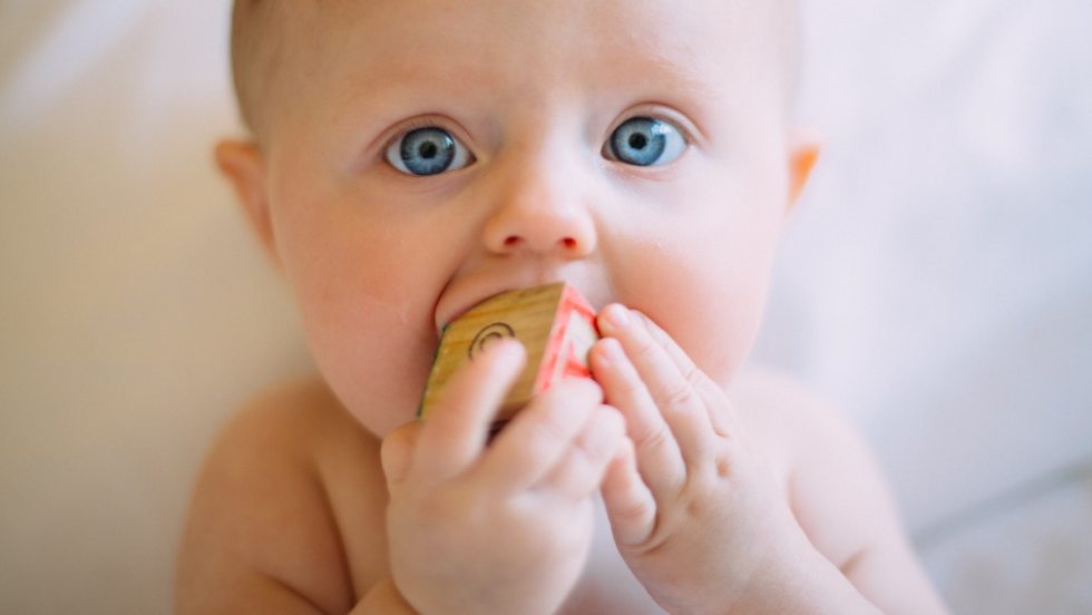 Les prénoms les plus populaires au Québec varient peu.