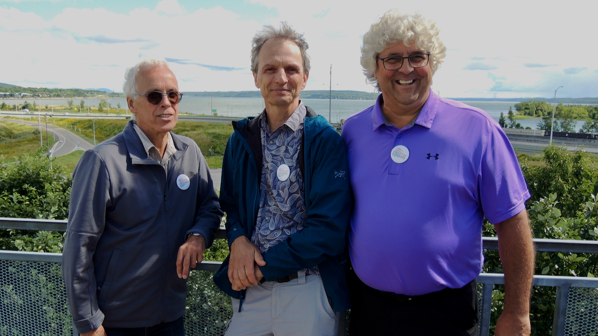 Marcel Paré, Patrick Albert et Daniel Guay, tous trois membres de la Table citoyenne Littoral Est