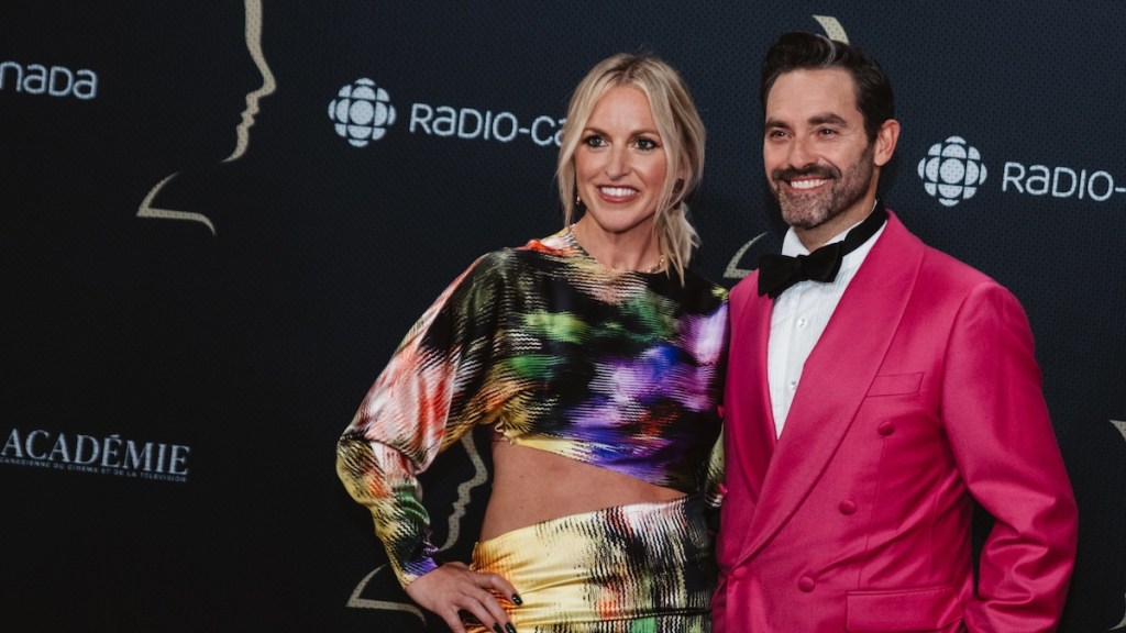 Emily Bégin et Guillaume Lemay-Thivierge sur le tapis rouge de la 37e édition des Gémeaux