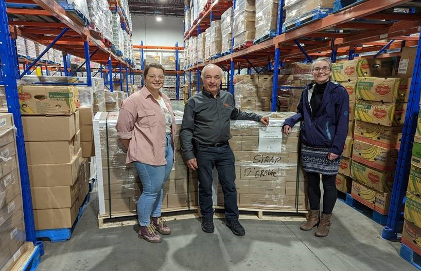 Don record sirop d'érable aux banques alimentaires