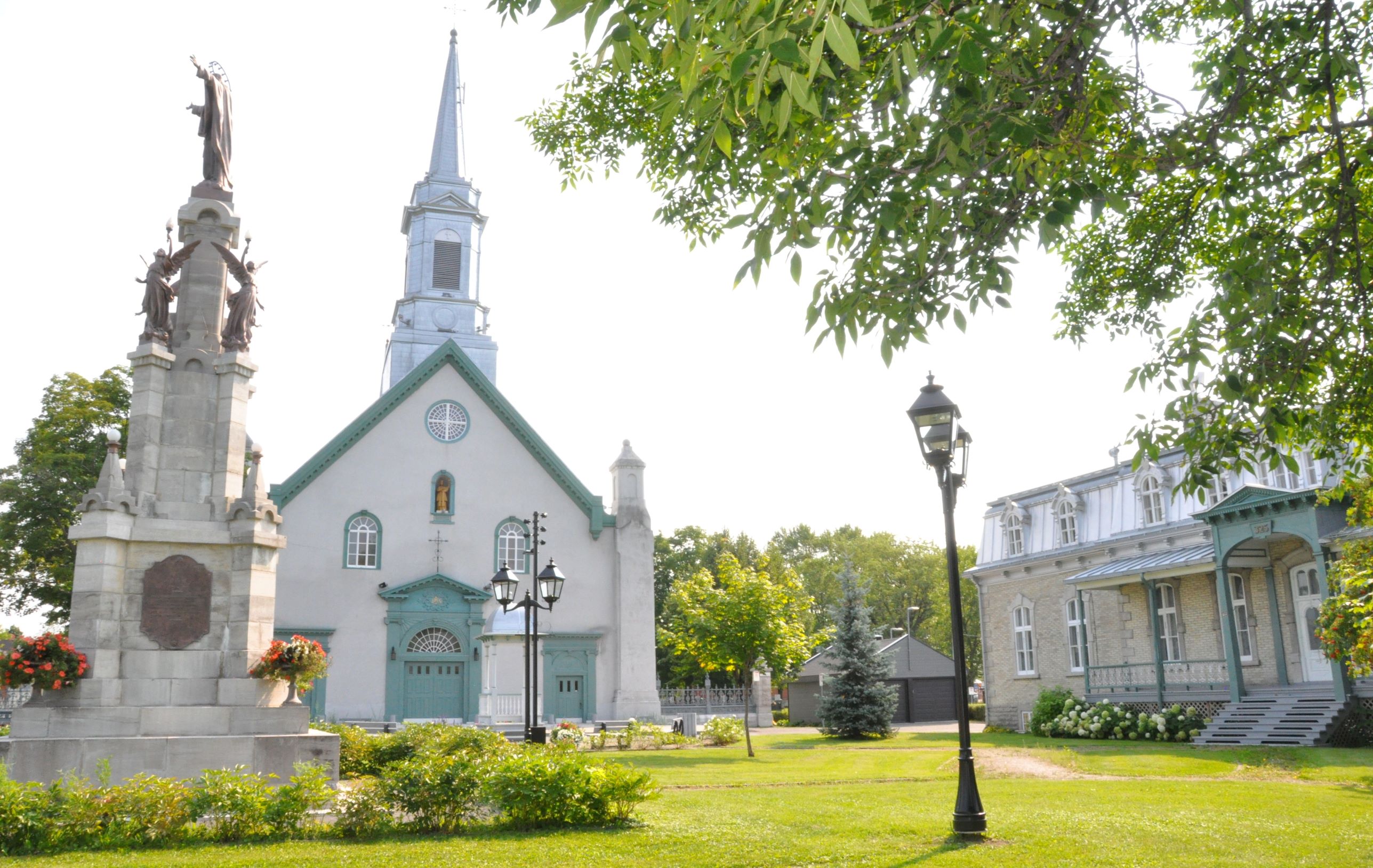 Église et presbytère de Saint-Augustin-de-Desmaures