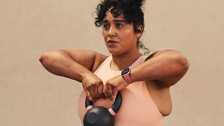 Fitbit Sense 2 suivi sant&eacute; et mise en forme