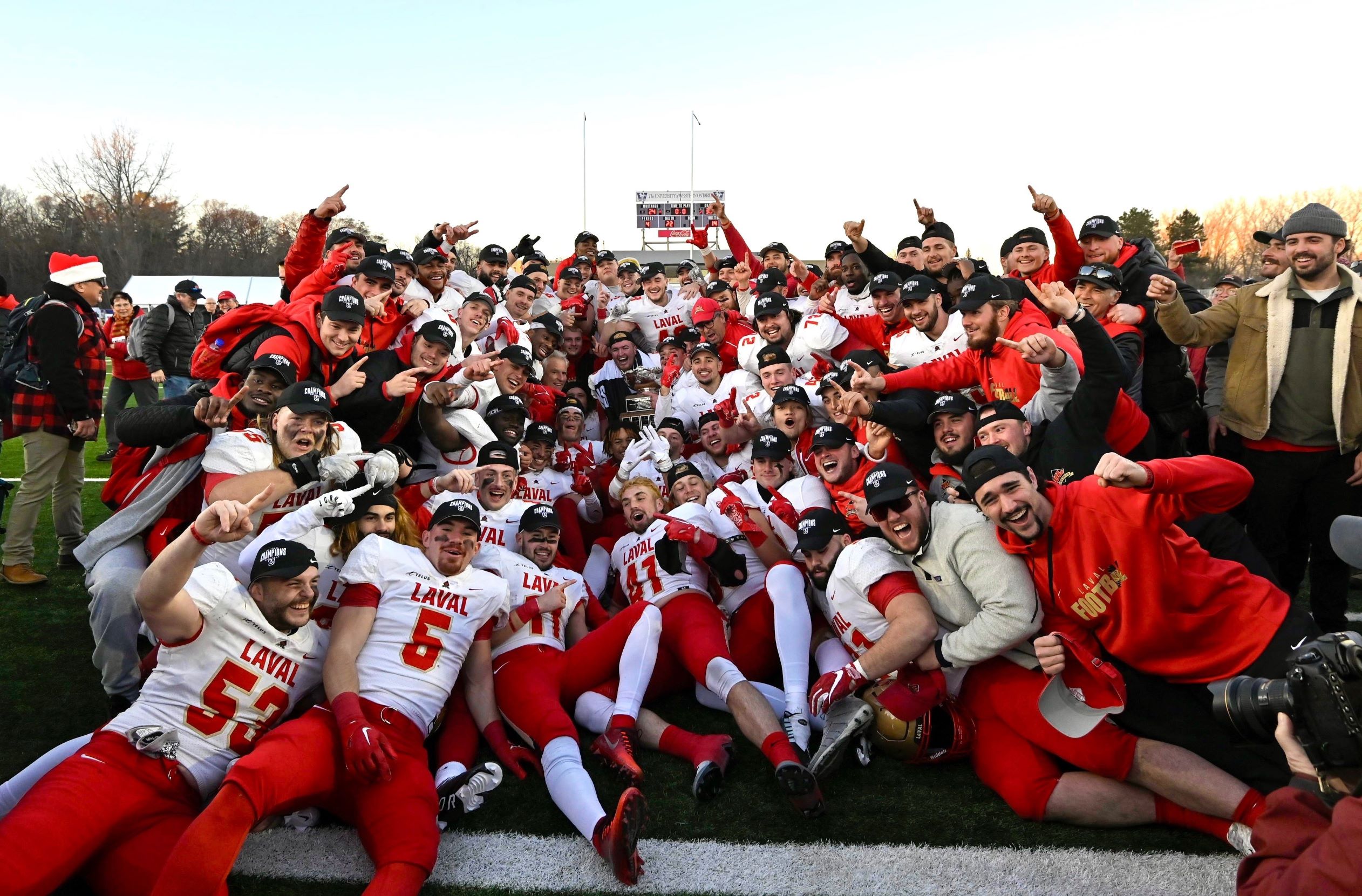Rouge et Or football champion coupe Vanier 2022