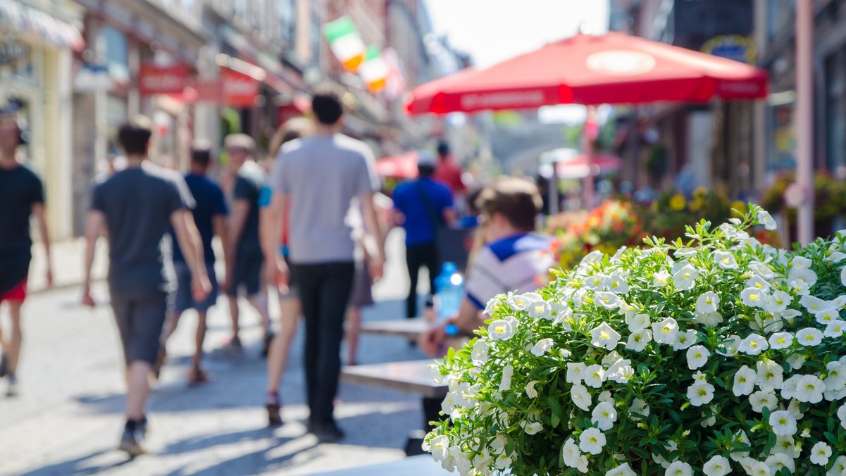 Déplacements piétons dans un espace public
