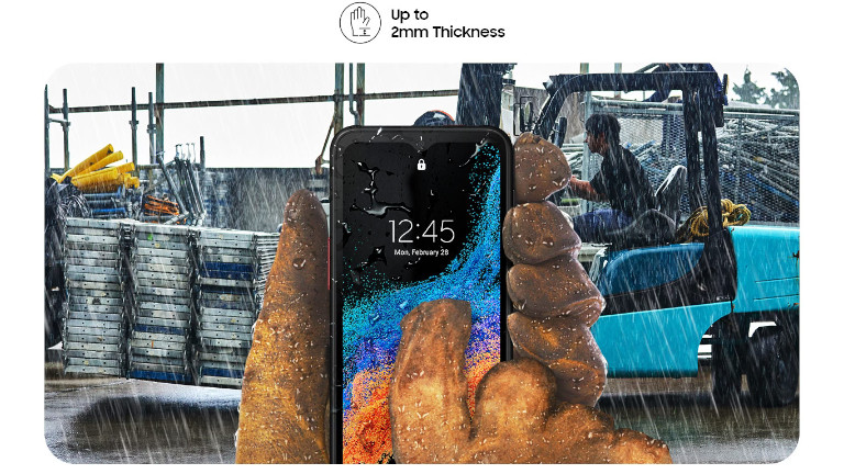 samsung galaxy xcover pro r&eacute;sistant eau poussi&egrave;re utilisation gants