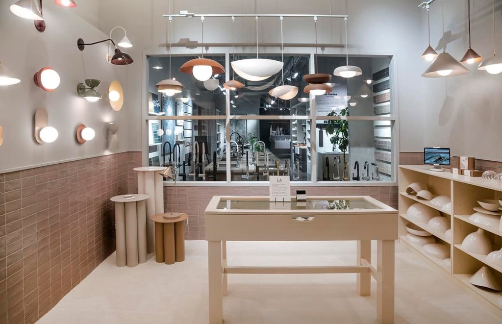 Luminaire Authentik boutique libre-service