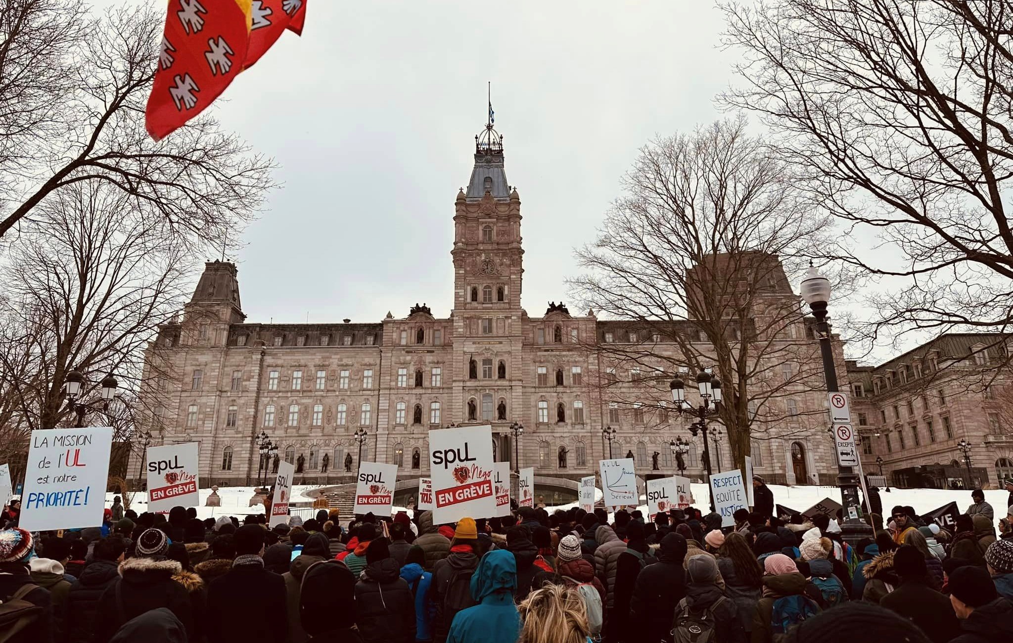 Manifestion du SPUL devant l'Assemblée nationale à Québec