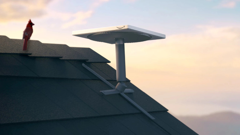 Voici un aperçu de la deuxième antenne pour le service d'internet satellite Amazon Kuiper. Amazon Kuiper antenne internet satellite 400 mbit/s