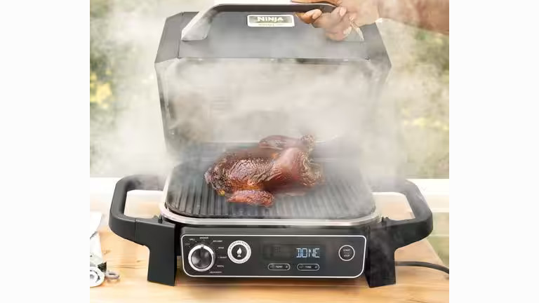 Le gril &eacute;lectrique Ninja Woodfire