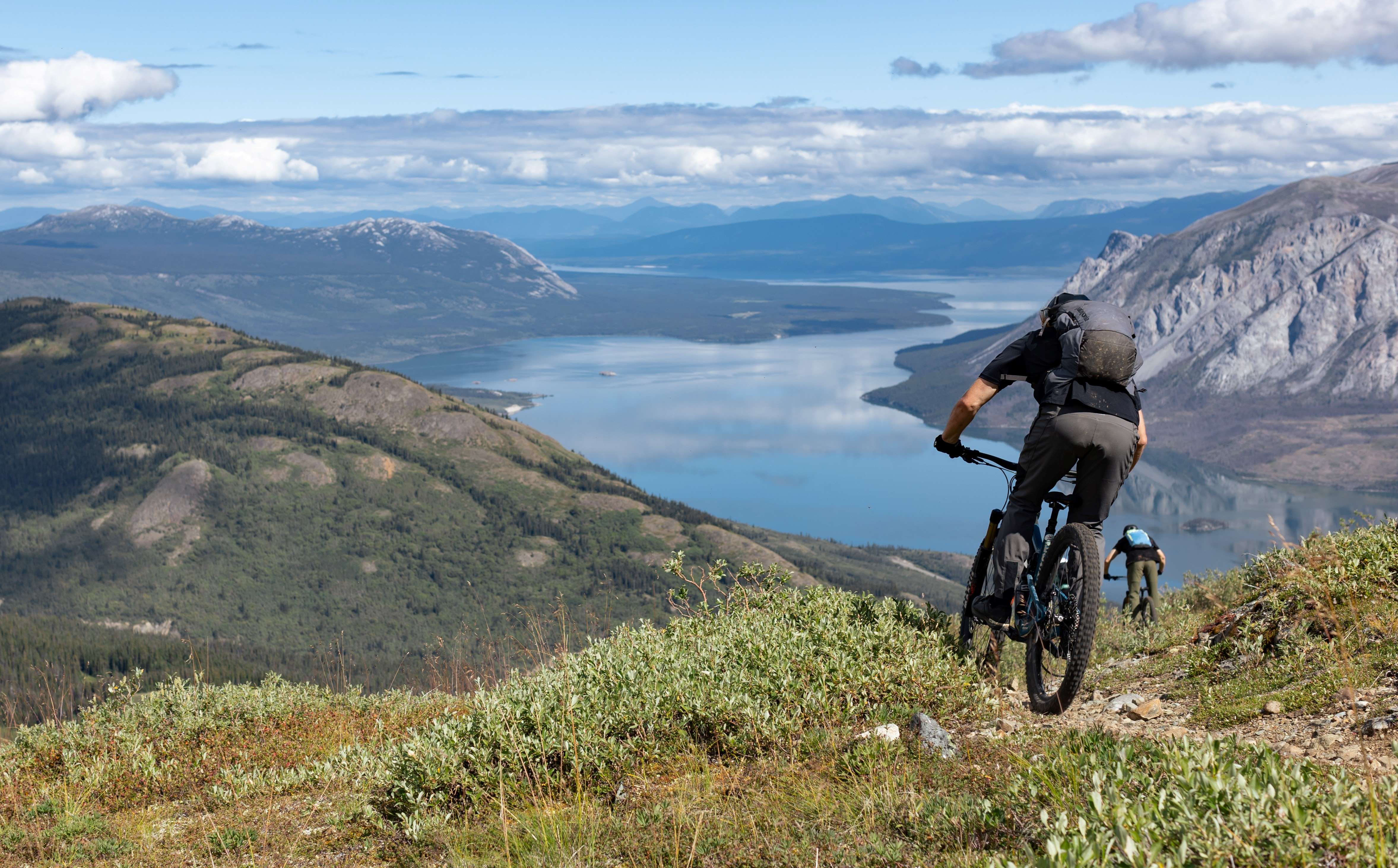 Série documentaire Partis rouler sur Unis TV