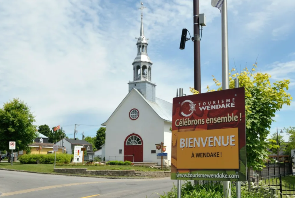 Wendake accueil village