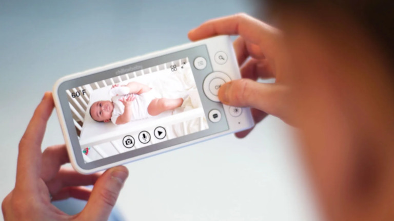 Le visionnement de la caméra Full HD est en grand angle. Ce qui garantit une vidéo numérique pour bébé avec une qualité d'image cristalline et limpide. 
