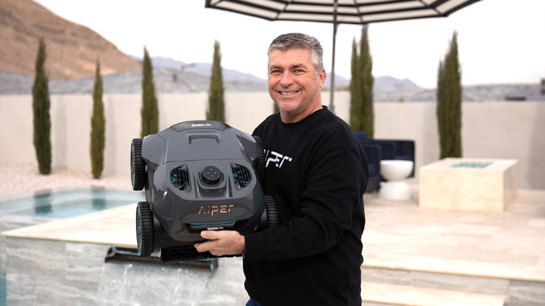 Pour ce qui est du mod&egrave;le Elite Pro, son autonomie d&rsquo;environ 2 heures et son temps de recharge est de la m&ecirc;me dur&eacute;e.