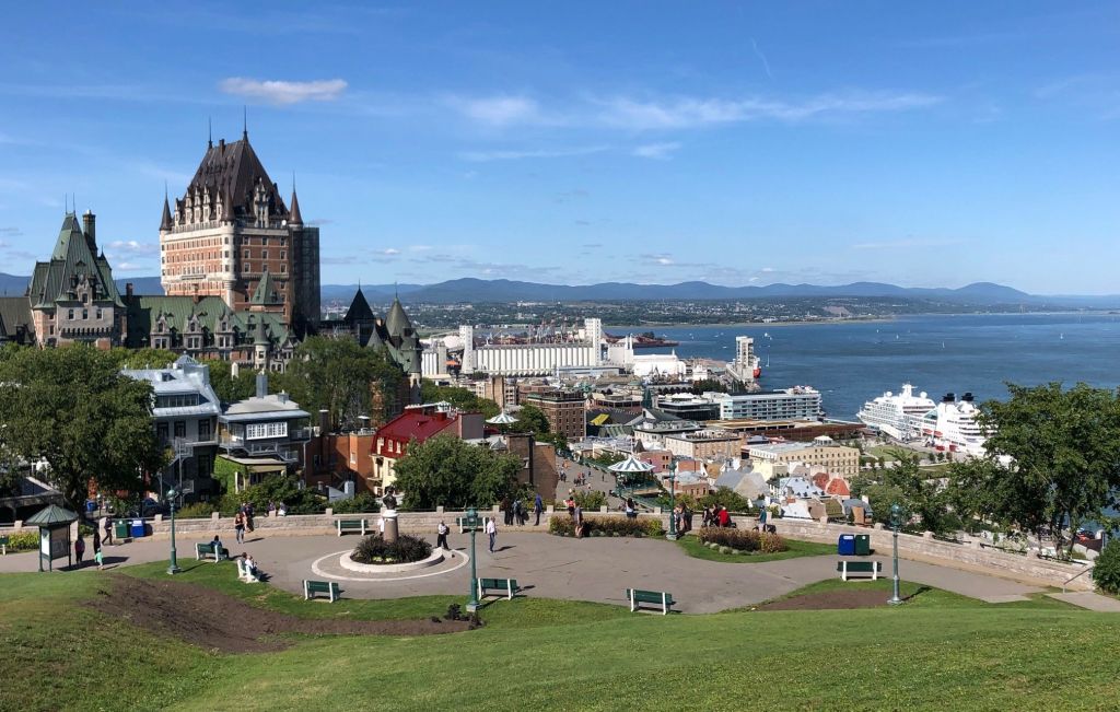 Terrasse Saint-Denis