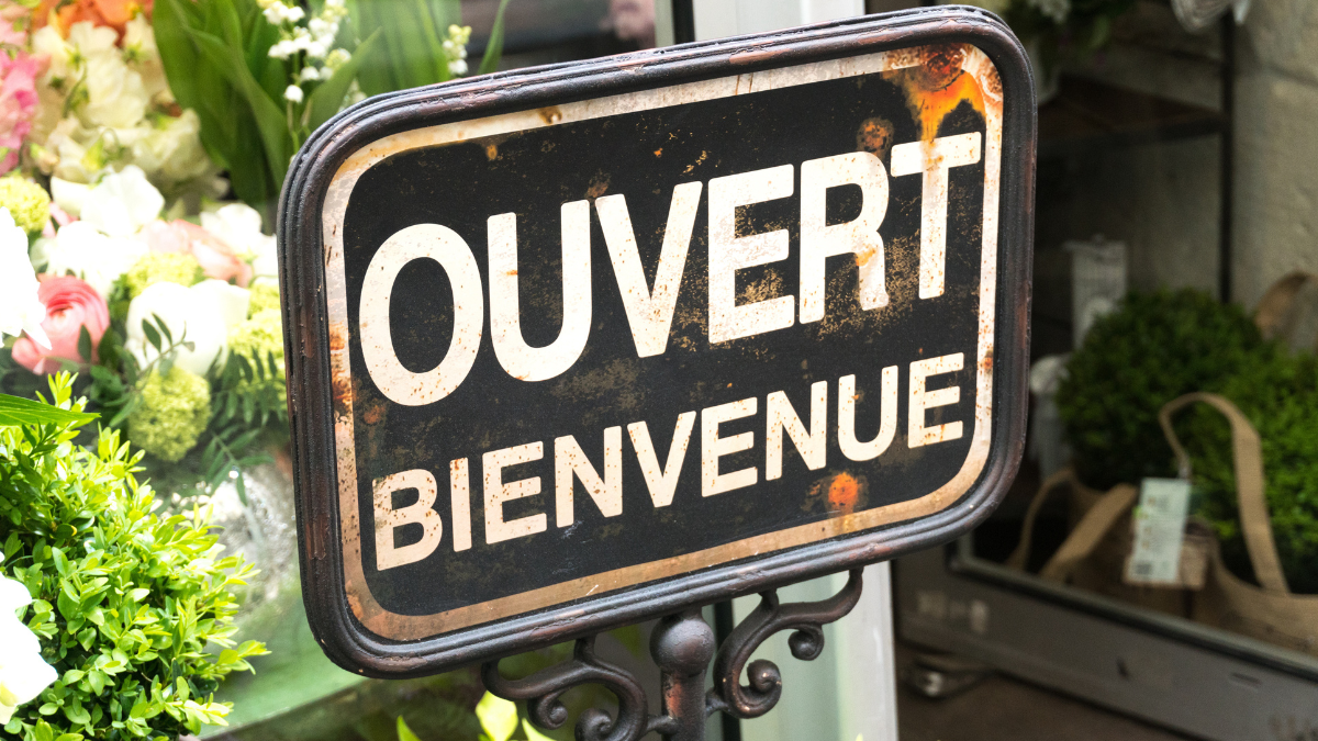 Gorgeous Ouvert Ou Fermé Pour Le Nouvel An ? Image in 4K Gorgeous Ouvert Ou Fermé Pour Le Nouvel An ? Image in 4K