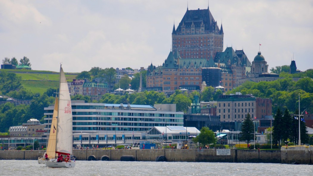 Vue de la Ville de Québec et du Château Frontenac.