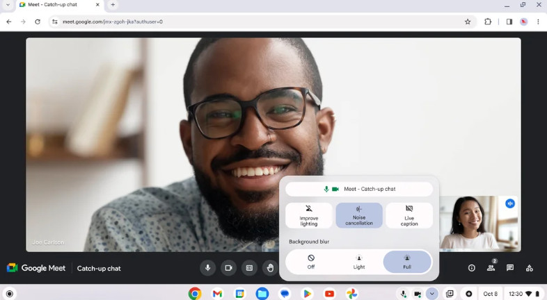 Assurez-vous d'avoir une bonne qualité d'image lors de vos appels vidéos avec les webcam 1080p des Chromebook Plus. ordinateur Chromebook Plus webcam