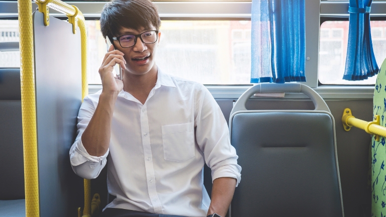utilisation du cellulaire en autobus