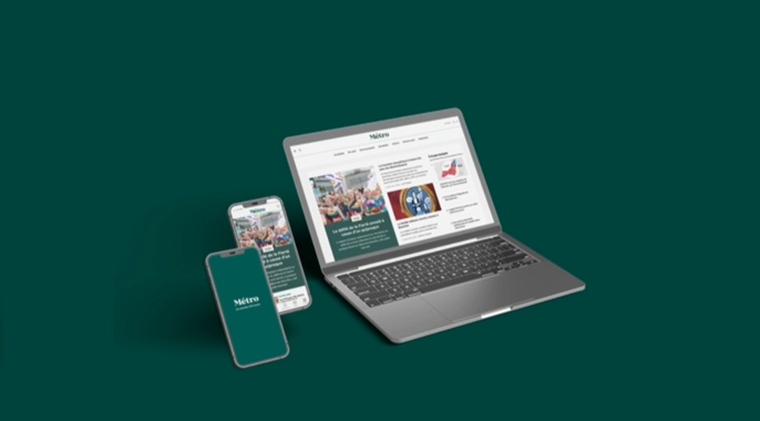 Un ordinateur, une tablette et un téléphone affichant le site web et l'application mobile de Métro.