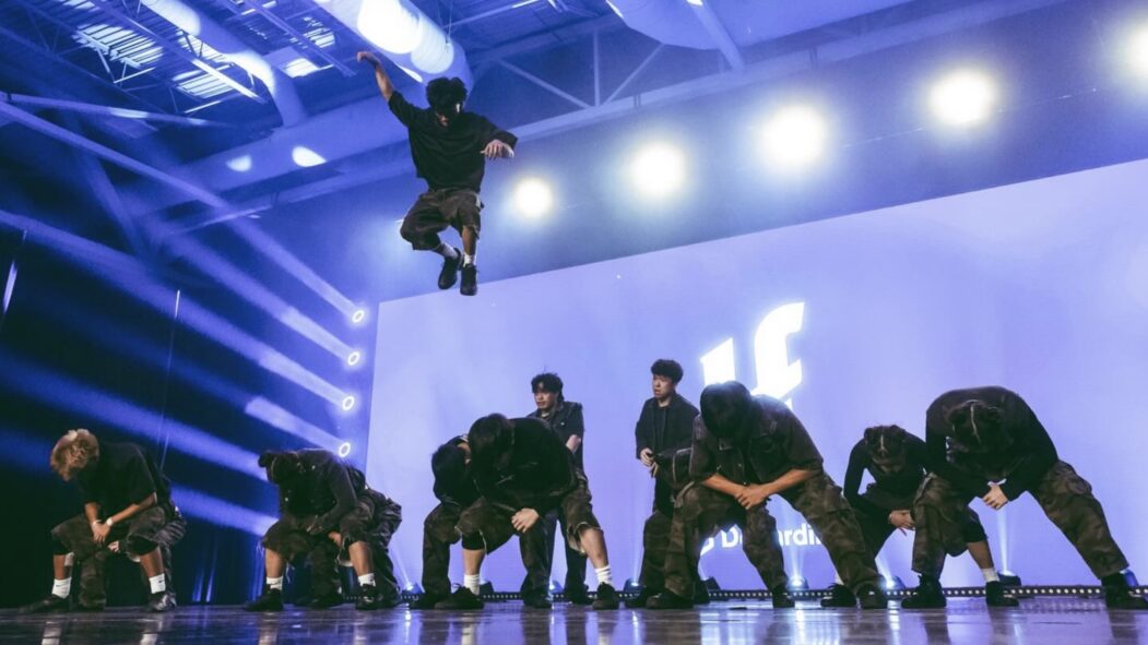 Une troupe de danse à la compétition «Hit the floor»