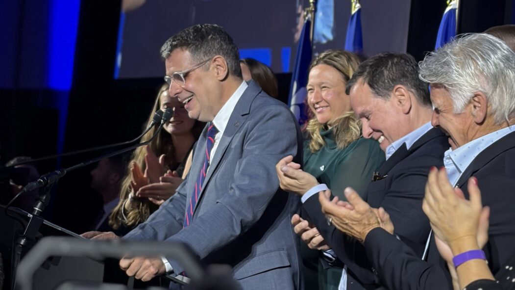 Éric Duhaime lors de son discours suite aux élections provinciales de 2026