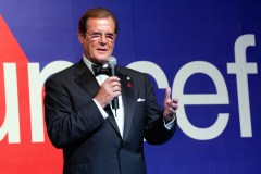 Addio Roger Moore, il James Bond più longevo