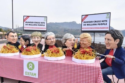 G7: “flash mob” contro il “Banchetto dei grandi”
