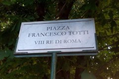 Totti: i tifosi gli intitolano una piazza a Testaccio