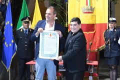 Maradona cittadino onorario di Napoli