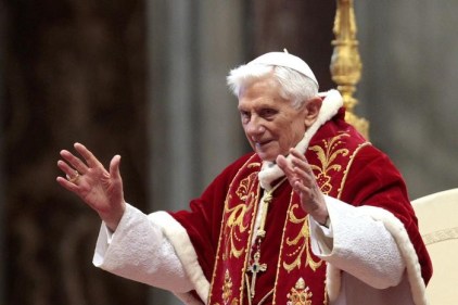“Ratzinger ha una malattia paralizzante”,  preoccupazione del fratello