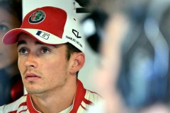 La Ferrari ufficializza l’addio a Raikkonen, arriva Leclerc